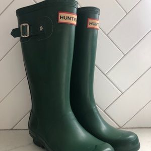 Green girls Hunter rain boots